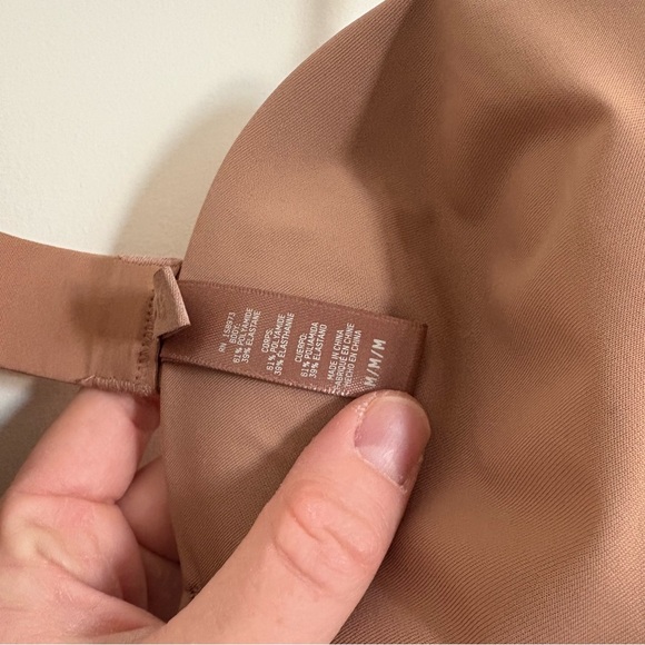 SKIMS DEEP PLUNGE SHAPEWEAR MID THIGH BODYSUIT Light Brown Size Medium Women’s - Picture 4 of 10